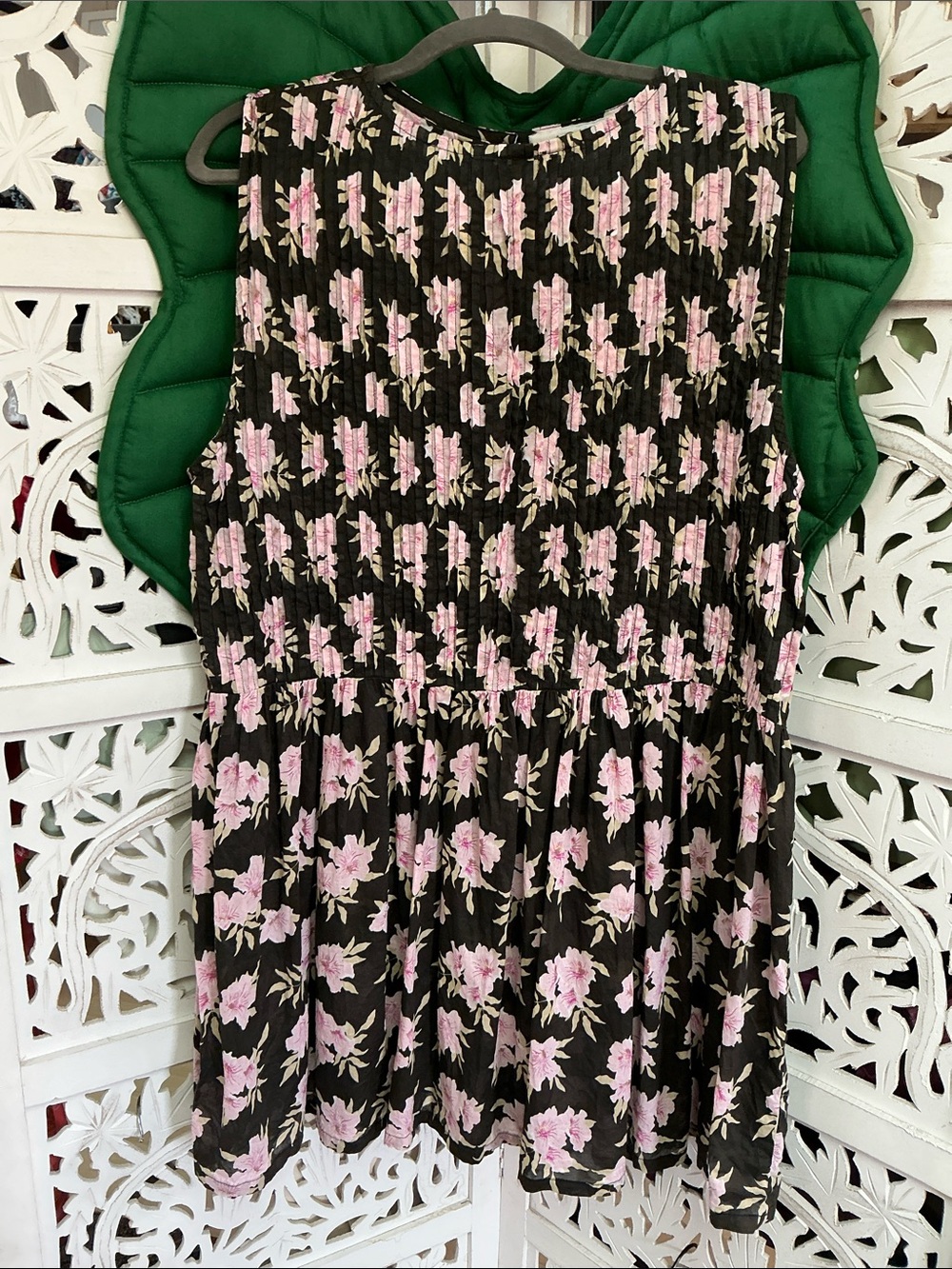 NWOT Acacia Swimwear RTW collection, pleated midi dress. Pink/Brown floral. M